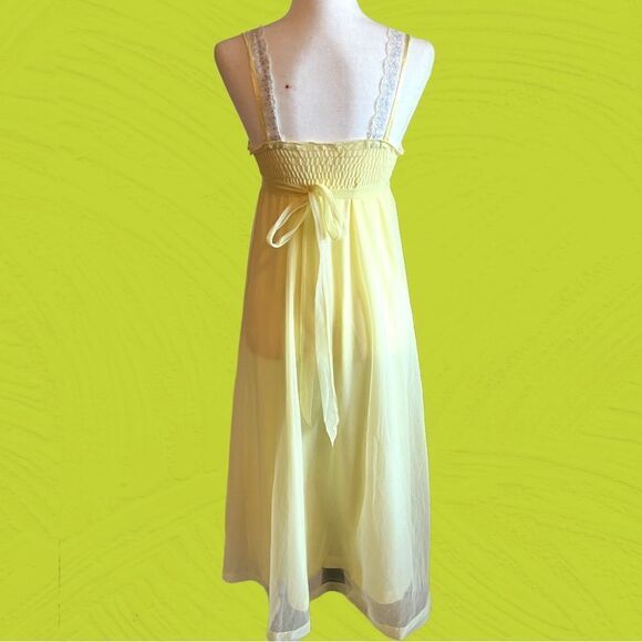 70s vintage nylon chiffon yellow night gown - Picture 4 of 10